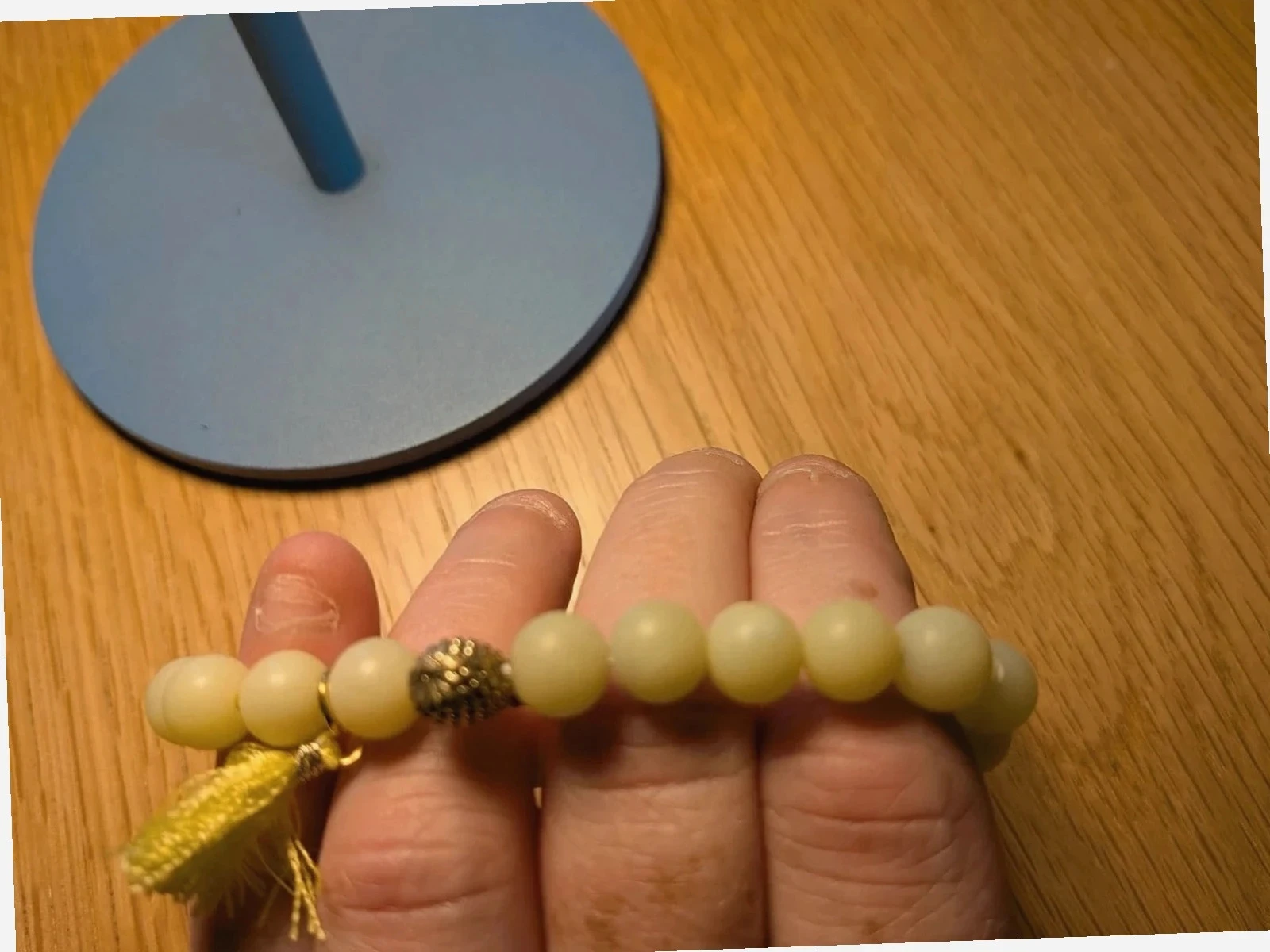 Pulsera de fantasía amarilla pálida + dije de piña – photo 4